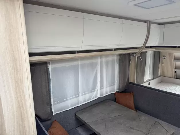 Hobby De Luxe 490 KMF Zondag 8 maart open (1019583)