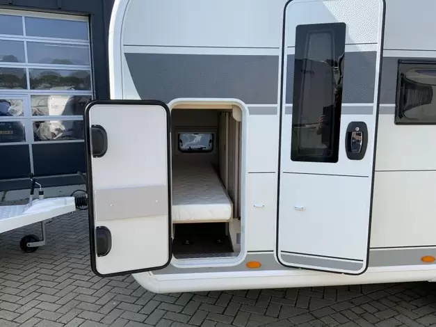 Hobby De Luxe 490 KMF Zondag 8 maart open (971017)