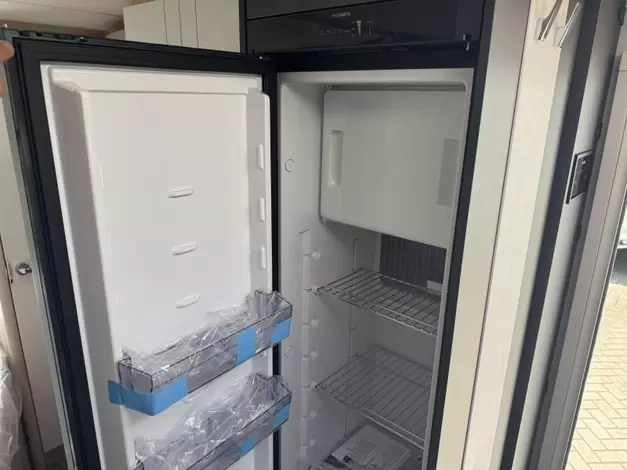 Hobby De Luxe 400 SFE Zondag 8 maart open (1006335)