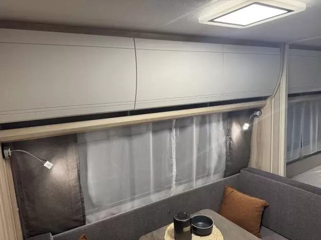 Hobby De Luxe 460 SL Zondag 8 maart open (1019589)