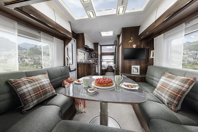Fendt Diamant caravan skylight