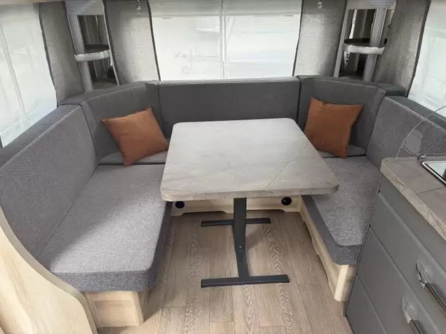 Hobby De Luxe 540 UL Zondag 8 maart open (1005719)