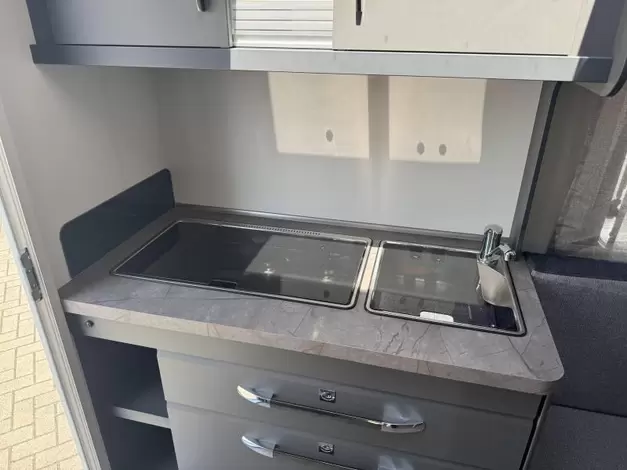 Hobby De Luxe 400 SFE Zondag 8 maart open (1006335)