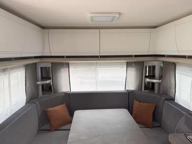 Hobby De Luxe 540 UL Zondag 8 maart open (1005719)