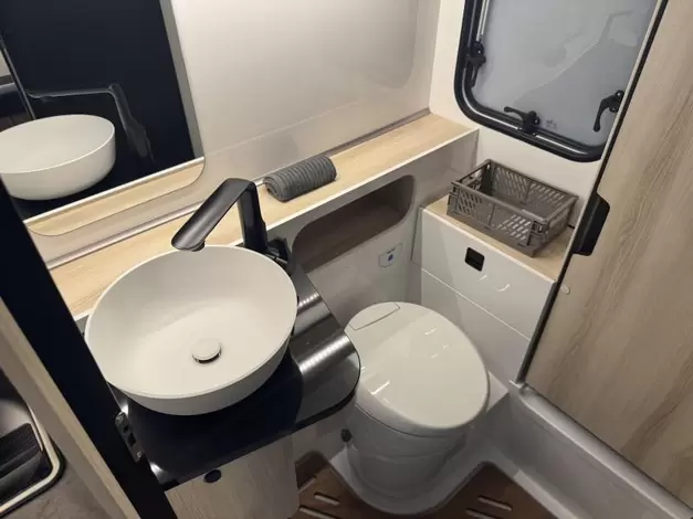 Hobby De Luxe 460 SFF Zondag 8 maart open (1019590)