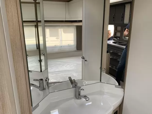 Hobby De Luxe 540 KMFE Zondag 8 maart open (1008078)