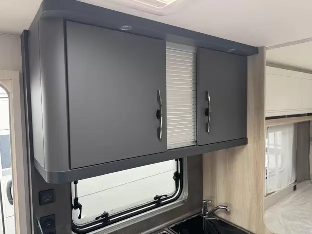 Hobby De Luxe 460 LU Zondag 8 maart open (1005672)