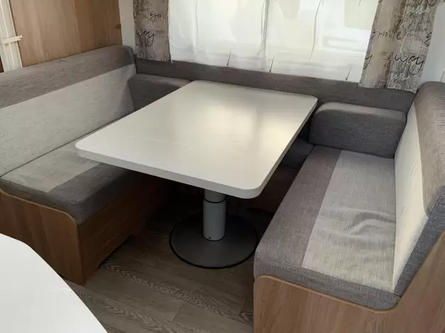 Hobby De Luxe 545 KMF Zondag 8 maart open (1017381)