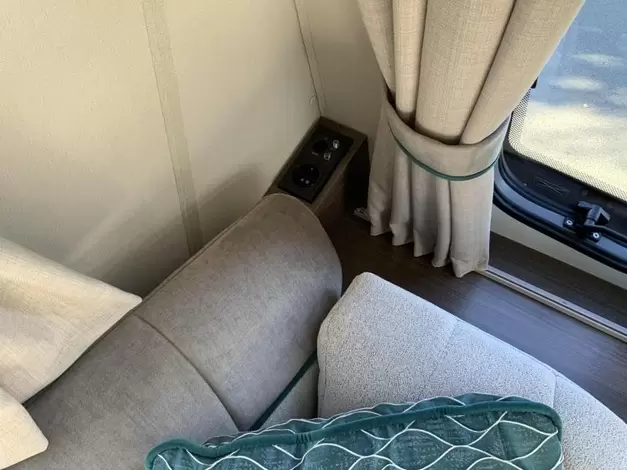 Elddis Affinity 574 Zondag 8 maart open (973106)