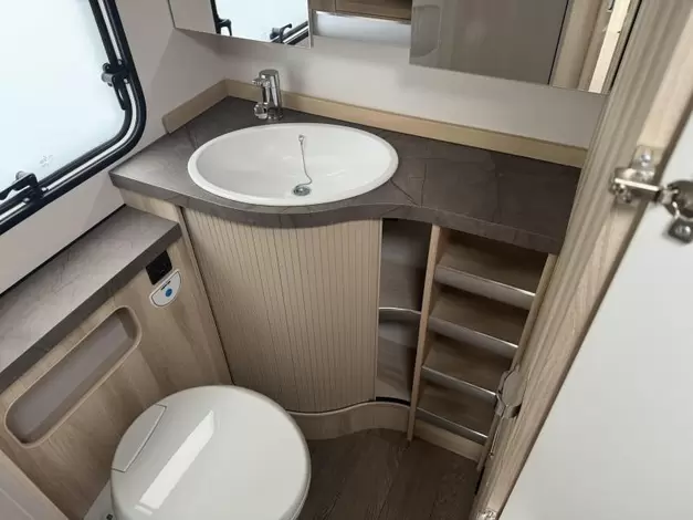 Hobby De Luxe 545 KMF Zondag 8 maart open (977480)