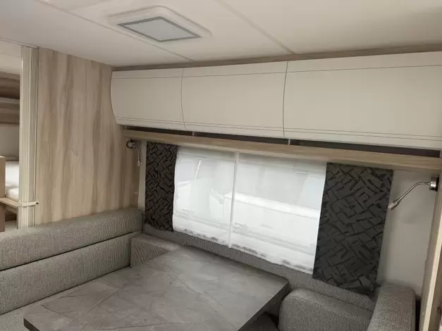 Hobby De Luxe 545 KMF Zondag 8 maart open (977480)