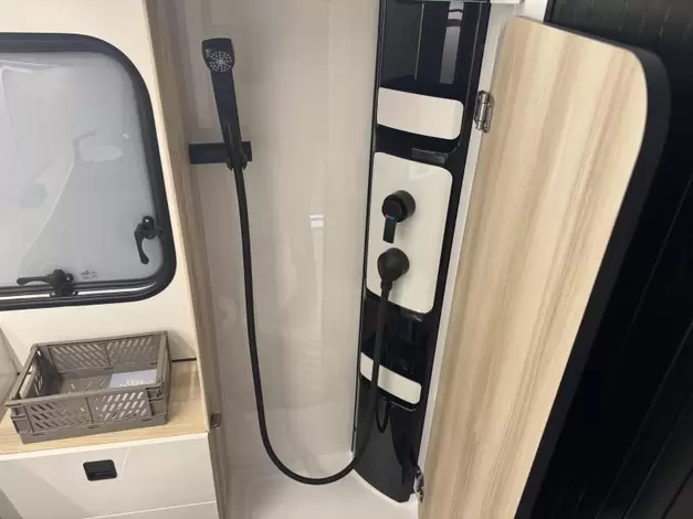 Hobby De Luxe 460 SFF Zondag 8 maart open (1019590)