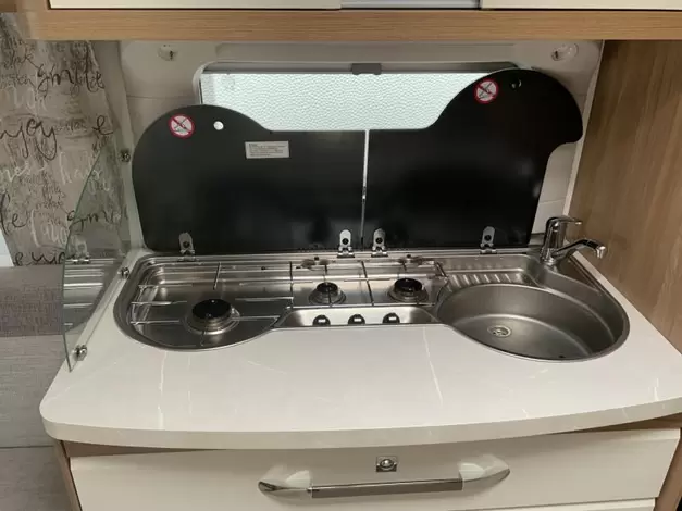 Hobby De Luxe 540 UL Zondag 8 maart open (1020707)