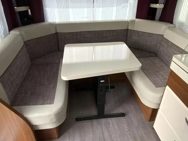 Hobby Excellent 460 UFE Zondag 8 maart open (992803)