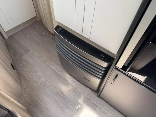 Hobby De Luxe 400 SFE Zondag 8 maart open (1006335)