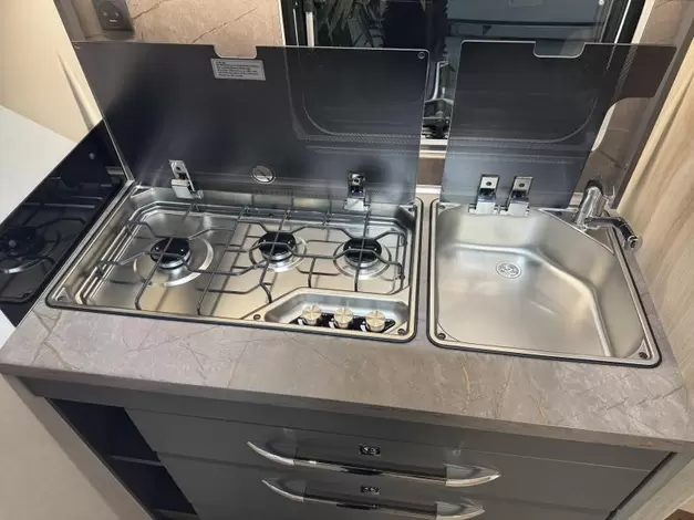 Hobby De Luxe 460 SL Zondag 8 maart open (1019589)