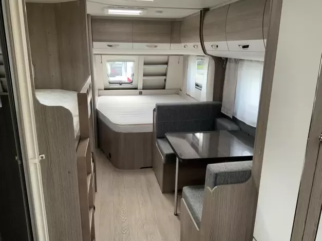 Hobby Prestige 720 UKFE Zondag 8 maart open (1022005)