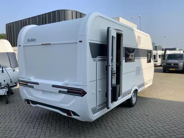 Hobby De Luxe 490 KMF Zondag 8 maart open (971017)