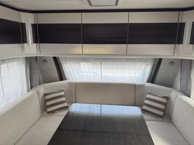 Hobby Prestige 720 KWFU Zondag 8 maart open (1025707)