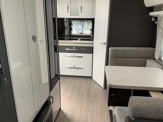 Hobby Excellent 460 SL Zondag 8 maart open (1022008)