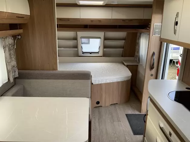 Hobby De Luxe 545 KMF Zondag 8 maart open (1017381)