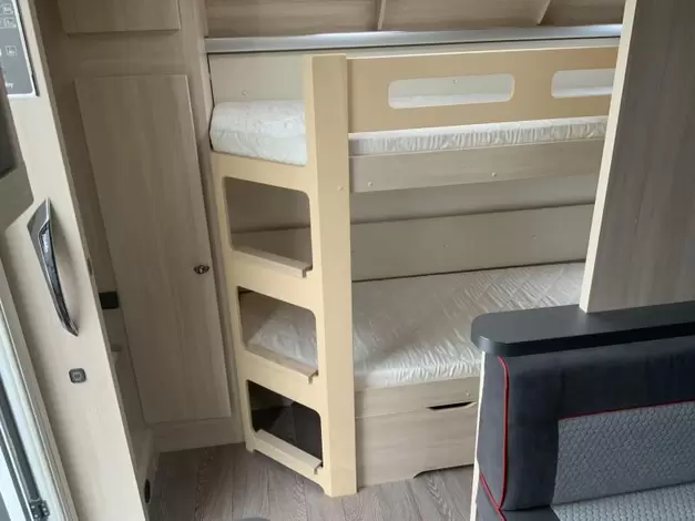 Hobby De Luxe Edition 560 KMFE Zondag 8 maart open (1021001)