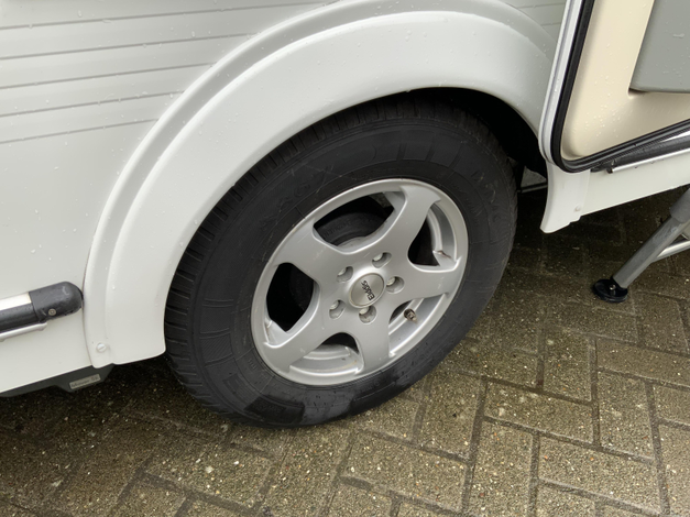Elddis Avante 462 Bevrijdingsdag open (1037619)