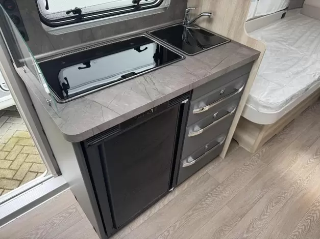 Hobby De Luxe 460 LU Zondag 8 maart open (1005672)