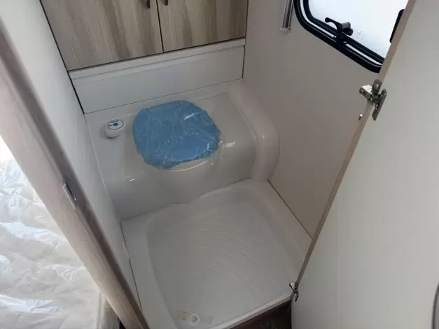 Hobby De Luxe 400 SFE Zondag 8 maart open (1006335)