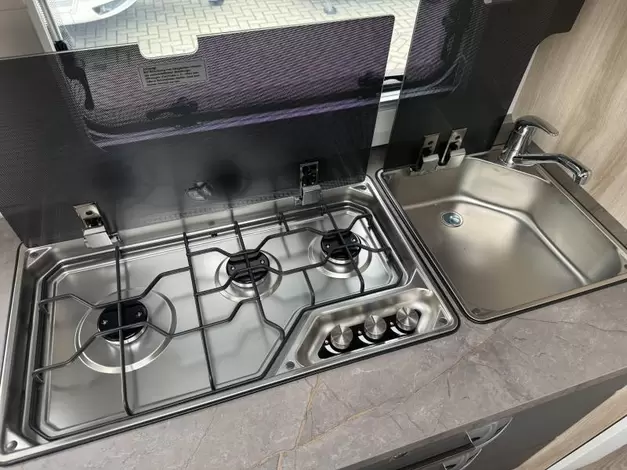 Hobby De Luxe 545 KMF Zondag 8 maart open (977480)