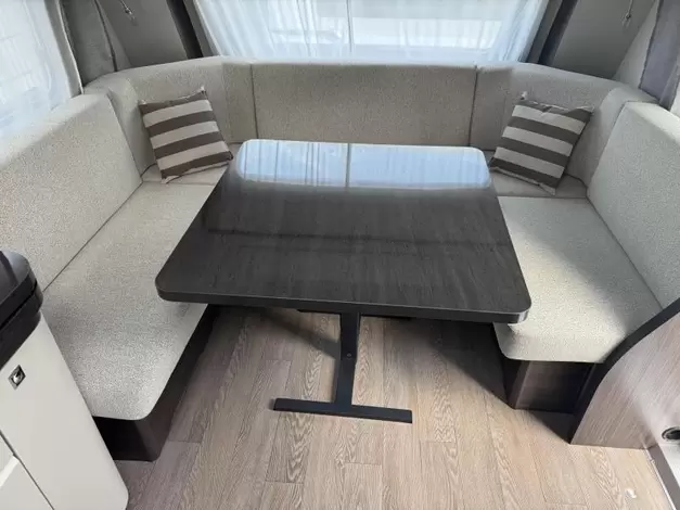 Hobby Prestige 720 KWFU Zondag 8 maart open (1025707)