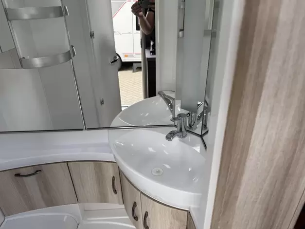 Hobby De Luxe 490 KMF Zondag 8 maart open (1019583)