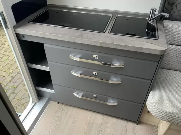 Hobby De Luxe 400 SFE Zondag 8 maart open (1014060)