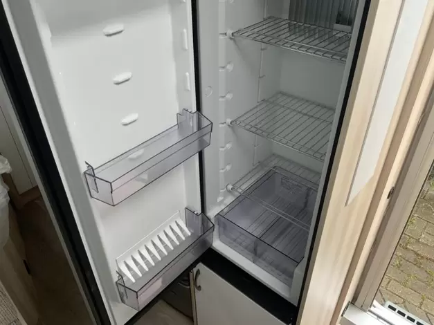 Hobby De Luxe 400 SFE Zondag 8 maart open (1014060)