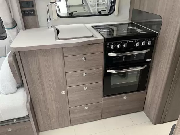 Elddis Affinity 574 Zondag 8 maart open (969058)