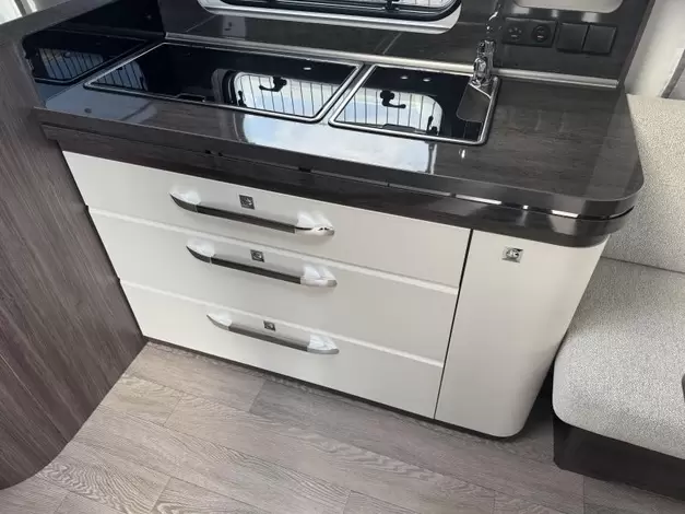 Hobby Prestige 720 KWFU Zondag 8 maart open (1025707)