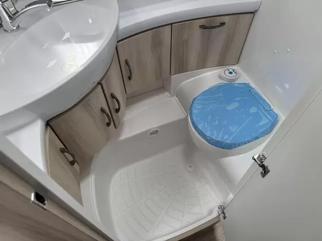 Hobby De Luxe 460 LU Zondag 8 maart open (1005672)