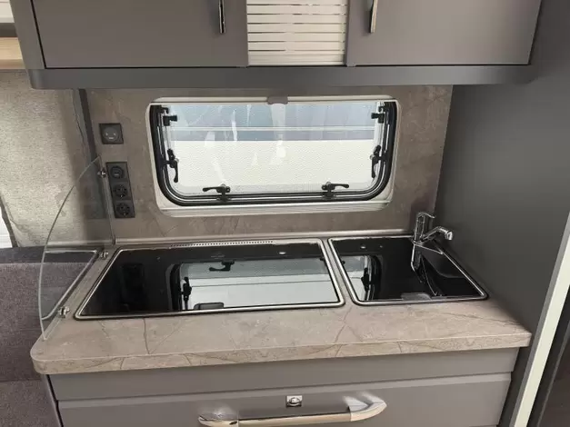 Hobby De Luxe 540 UL Zondag 8 maart open (1005719)