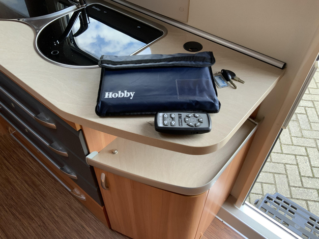 Hobby De Luxe 420 KB (1066936)