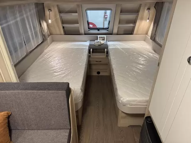 Hobby De Luxe 460 SL Zondag 8 maart open (1019589)