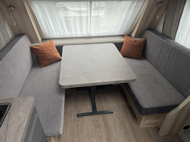 Hobby De Luxe 495 WFB Zondag 8 maart open (1026529)