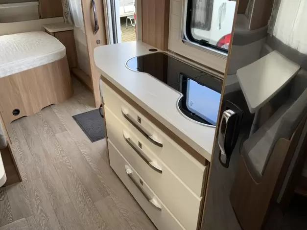 Hobby De Luxe 545 KMF Zondag 8 maart open (1017381)