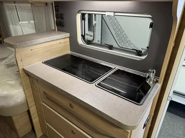 Fendt Bianco Activ 465 SGE Zondag 8 maart open (974148)