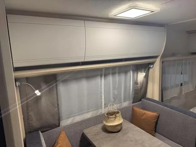 Hobby De Luxe 460 SFF Zondag 8 maart open (1019590)