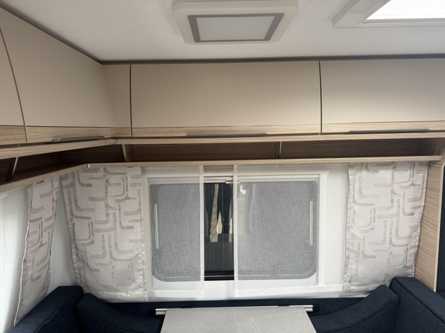 Fendt Bianco Activ 390 FHS Zondag 8 maart open (1031834)