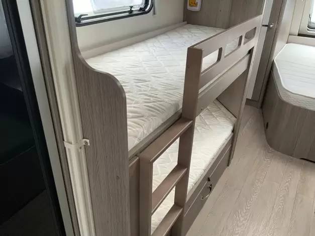 Hobby Prestige 720 UKFE Zondag 8 maart open (1022005)