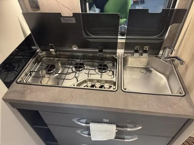 Hobby De Luxe 460 SFF Zondag 8 maart open (1019590)