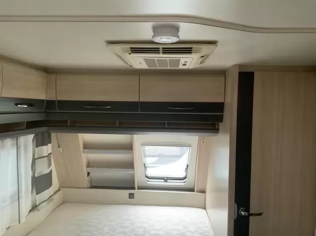 Hobby De Luxe Edition 560 KMFE Zondag 8 maart open (1021001)