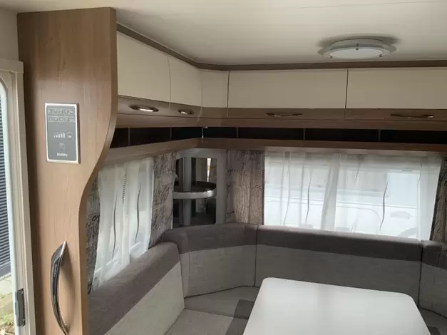 Hobby De Luxe 540 UL Zondag 8 maart open (1020707)