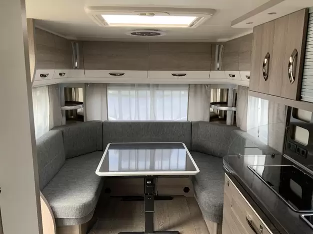 Hobby Prestige 720 UKFE Zondag 8 maart open (1022005)